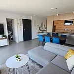 Blue Moon Apartment, Now With Jacuzzi Apartment Mandre