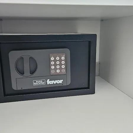 Blue Moon Apartment, Now With Jacuzzi * Mandre