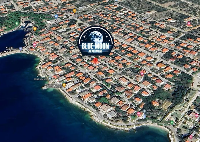 Blue Moon Apartment, Now With Jacuzzi Apartment