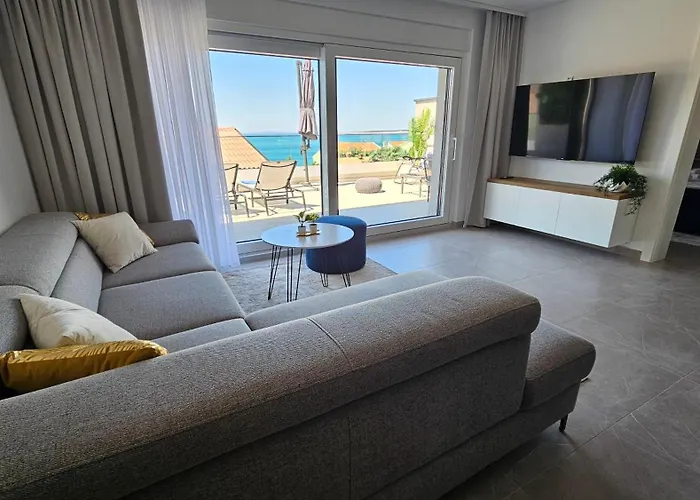 Blue Moon Apartment, Now With Jacuzzi Apartment