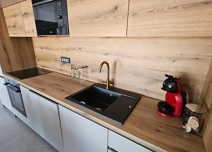 Blue Moon Apartment, Now With Jacuzzi Apartment *