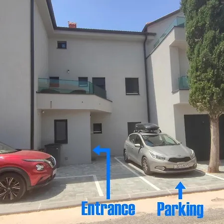 Blue Moon Apartment, Now With Jacuzzi * Mandre