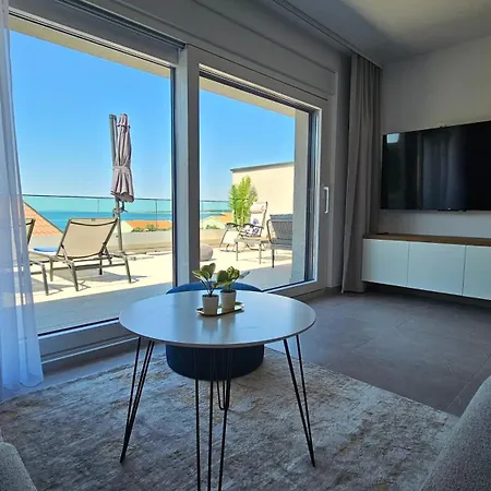 Lägenhet Blue Moon Apartment, Now With Jacuzzi *