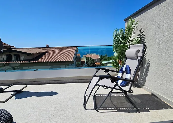 Daire Blue Moon Apartment, Now With Jacuzzi Mandre